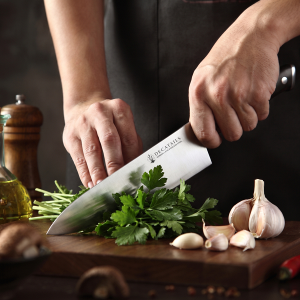 Cutit Profesional Chef Decatails™ Lama 21 cm, Otel German Premium 1.4116, 56–58 HRC, Maner Lemn Natural Abanos, Ascutire Manuala 15°