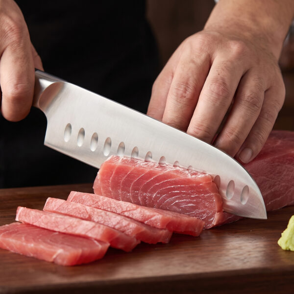 Cutit Santoku Profesional Decatails, Otel German 1.4116 Premium, 56–58 HRC, Maner Lemn Natural Abanos, Ascutire Manuala 15°